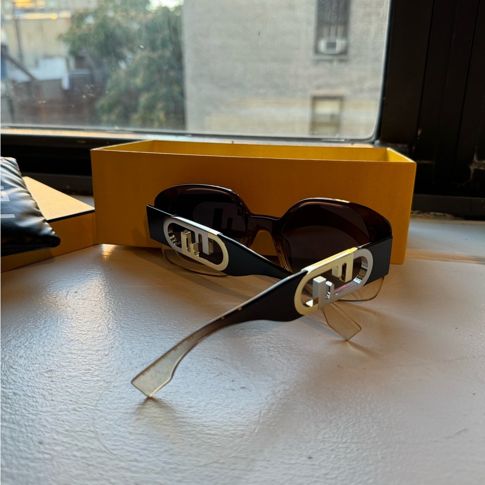 FENDI Oversized Glasses *AUTHENTIC AND NEW*